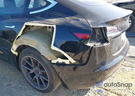 2018 Tesla Model 3 Long Range/Mid Range from USA, damaged, VIN 5YJ3E1EAXJF004954